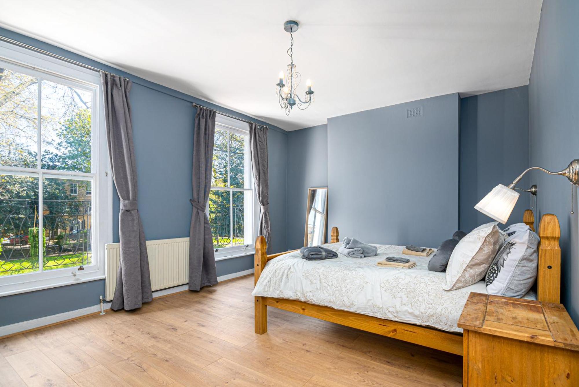 Beautiful House New Refurbished Pensiune